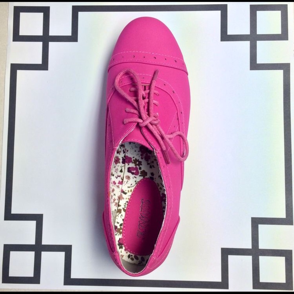 Fuchsia Brogue Oxford Flats - Faux Leather - Pink